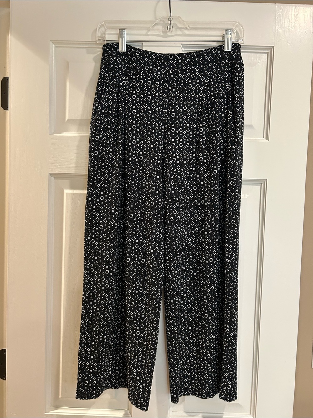 J. Jill Black Wide-Leg Pleated Cropped Pants